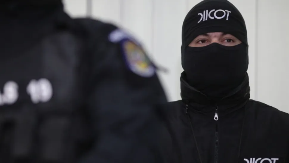 Inginer din Timișoara, ridicat de mascați. Avea o "colecție uriașă" de imagini cu copii abuzați sexual