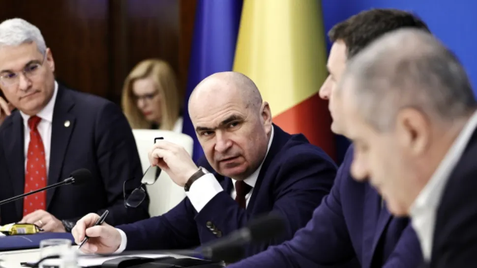 Război total între CSM și Guvernul Bolojan: Judecătorii au votat în unanimitate sesizarea organismelor europene