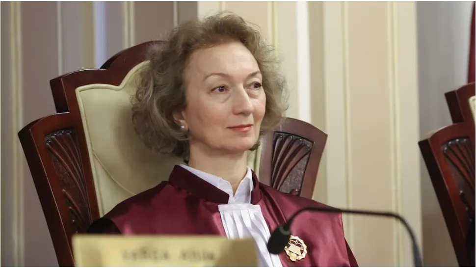 Reacția CCR în scandalul momentului. Simina Tănăsescu neagă discuții cu Bolojan despre dosare, nu și întâlnirea cu premierul demis