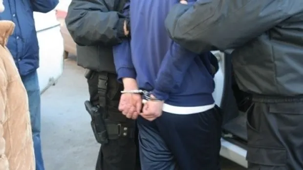 Piroman arestat în București după ce a provocat trei incendii în doar 22 de minute