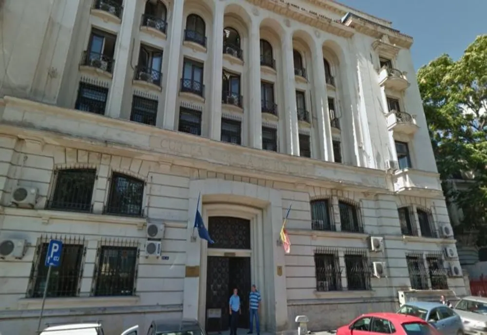 DREPTUL LA ADEVĂR