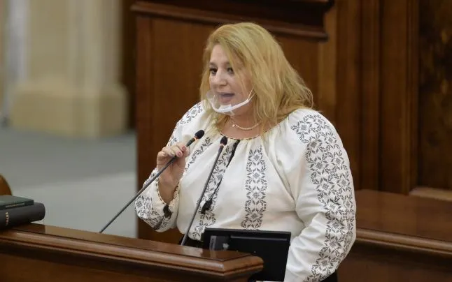 DREPTUL LA ADEVĂR