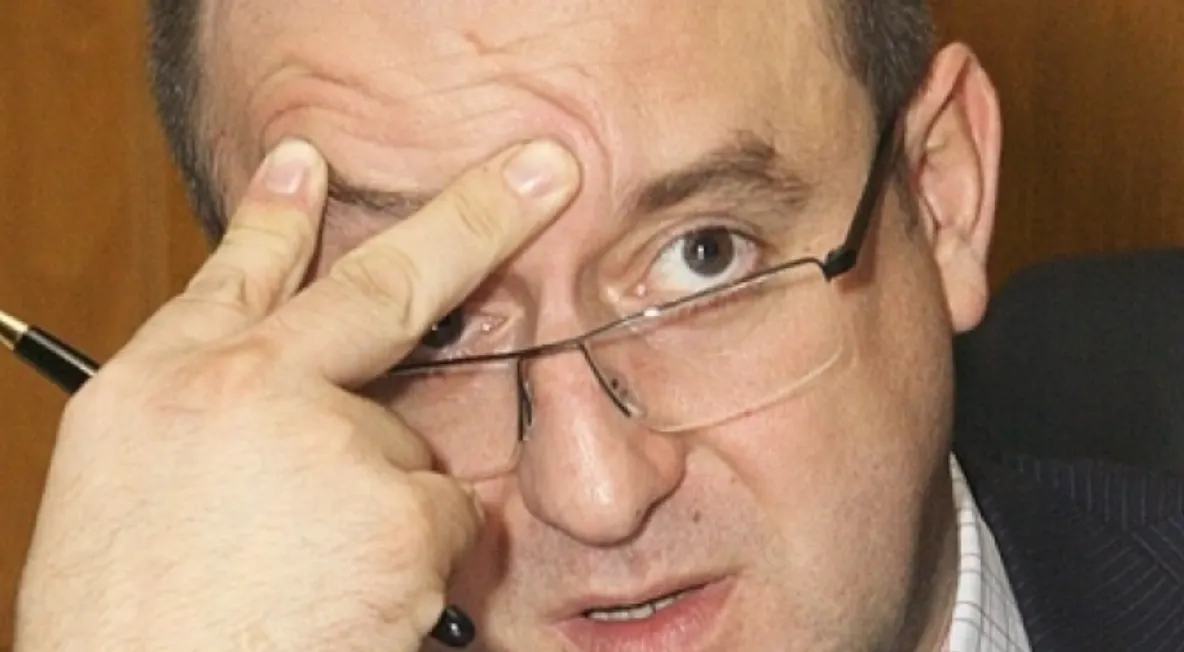 DREPTUL LA ADEVĂR