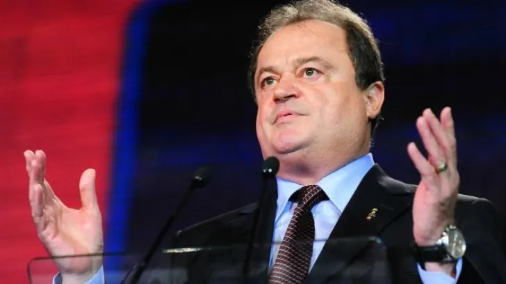 DREPTUL LA ADEVĂR