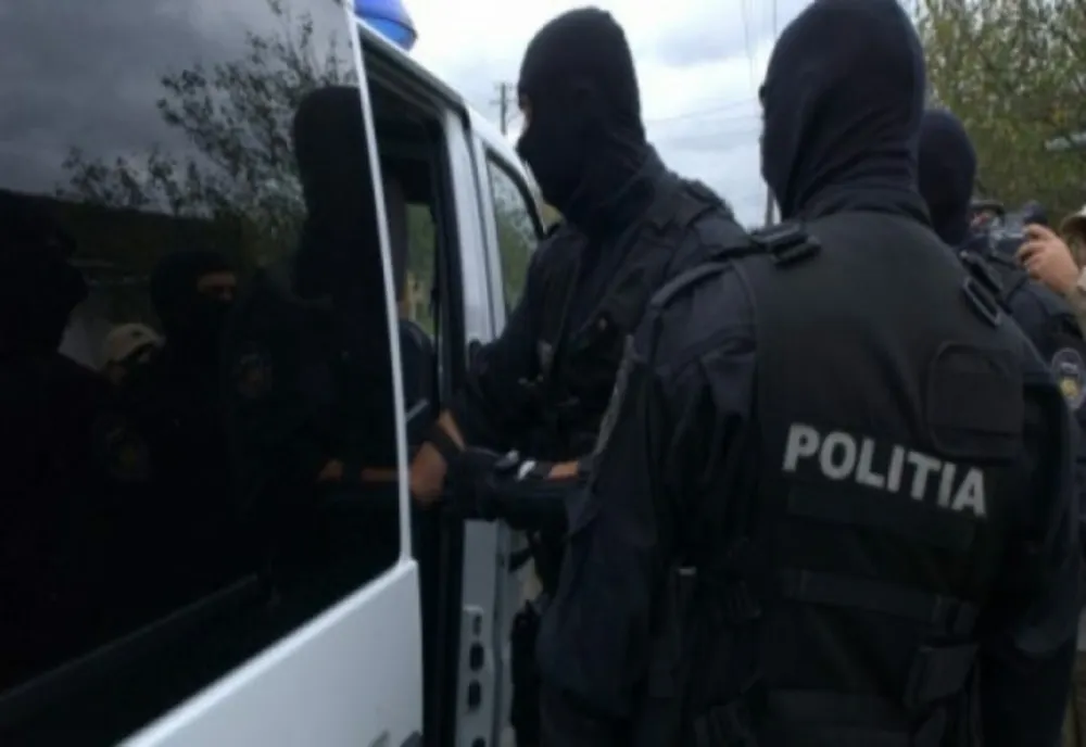 Percheziţii în Giurgiu şi Bucureşti într-un dosar privind infracţiuni de înşelăciune, fals în înscrisuri oficiale şi uz de fals. Angajaţi ai Penitenciarului Giurgiu, vizaţi de anchetă!
