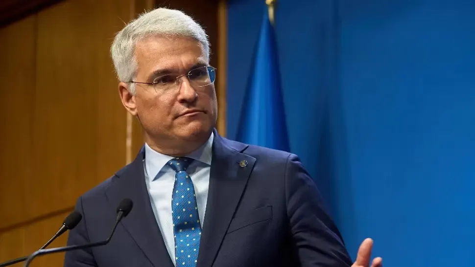 Dragoș Pîslaru preferă scandalul în locul soluțiilor. Ministrul ironizează decizia instanței: „Remarcăm un record de viteză al juriștilor”