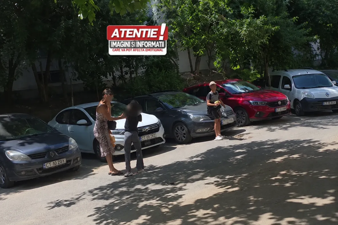 Femeia care și-a agresat fetița pe o stradă în Constanța, de profesie psiholog. Copiii, preluați de bunica paternă