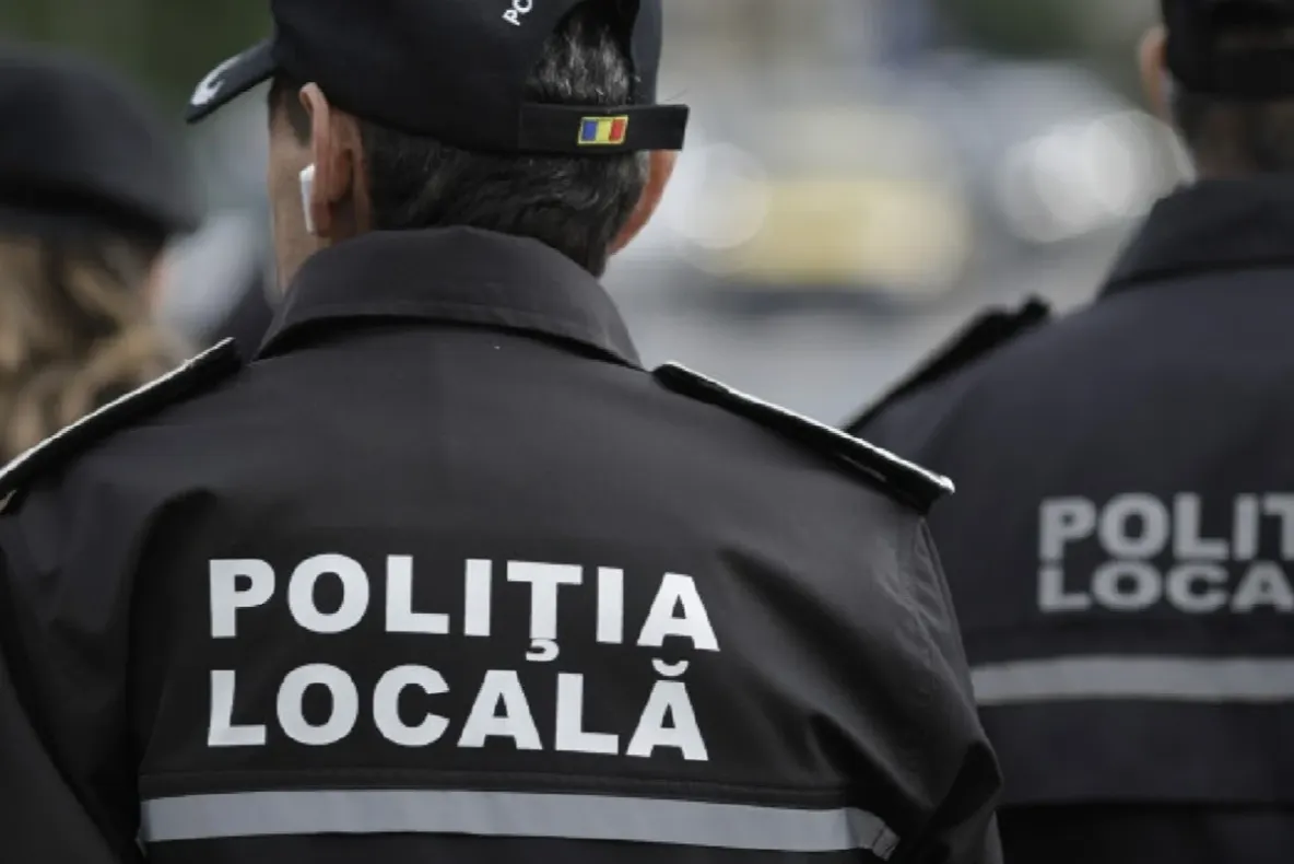 Fiul unui șef din Poliția Locală Sector 6, reținut de DIICOT! La doar 16 ani, ar fi vândut droguri elevilor: ce au găsit procurorii la locuința adolescentului
