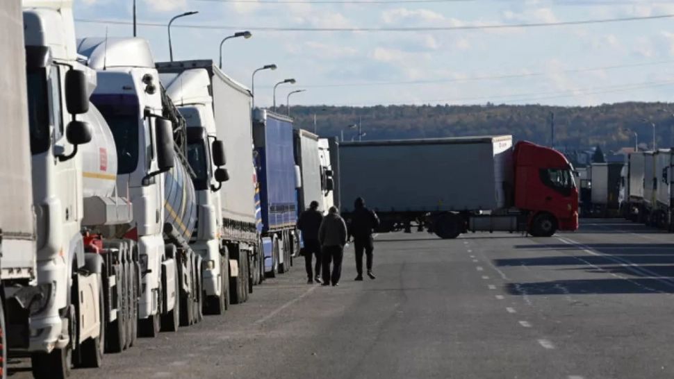 Bunuri susceptibile a fi contrafăcute, descoperite în autocare pe ruta Turcia–România