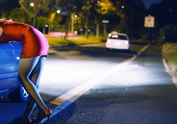 ȘOCANT: Tânără infectată cu HIV, obligată să se prostitueze | Fata este suspectă și de coronavirus