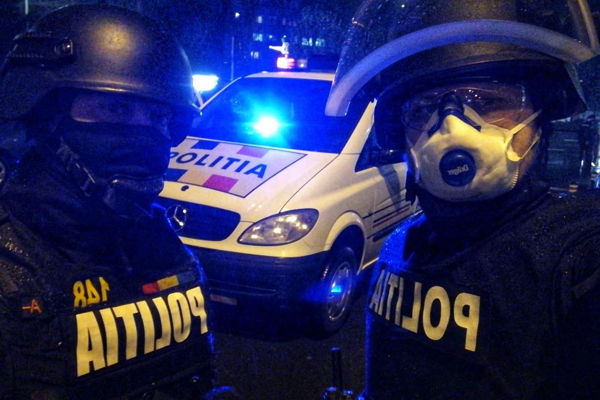 Peste 1.700 de sancțiuni pentru persoanele care se aflau nejustificat pe străzi. 22 încălcaseră izolarea