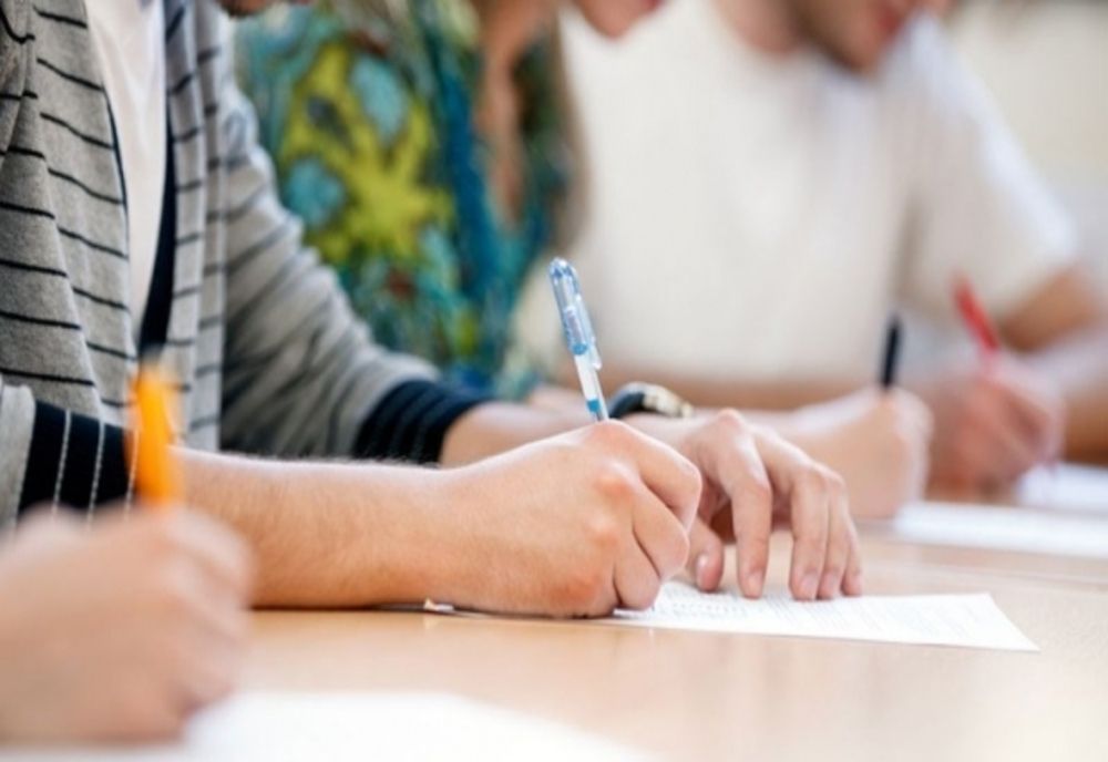 Anchetă la Focșani, după ce subiectele la Română au apărut pe internet chiar în timpul probei