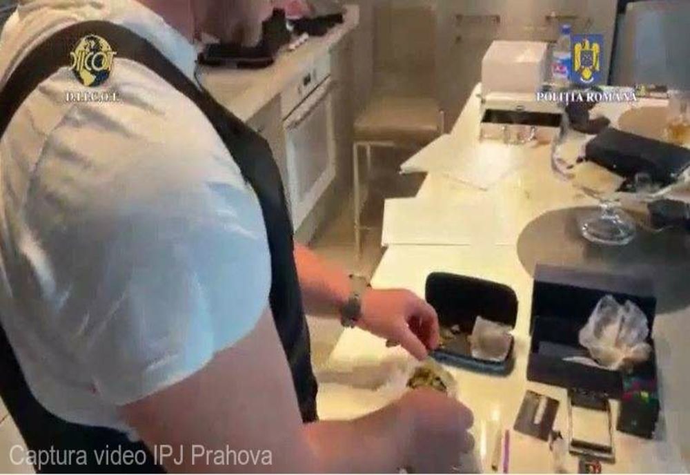 Percheziţii în Prahova. Patru persoane arestate într-un dosar de trafic de droguri de risc şi mare risc