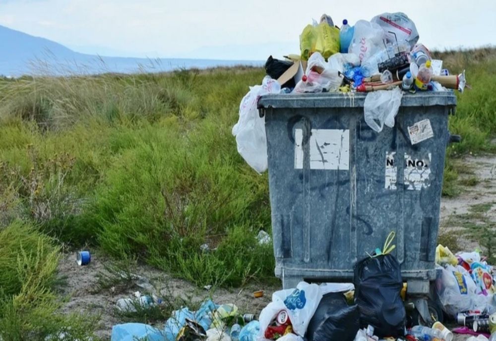 Mafia deșeurilor din Prahova, destructurată: 12 persoane au fost reținute. Printre ele, și liderul grupării, care încercase să fugă din țară