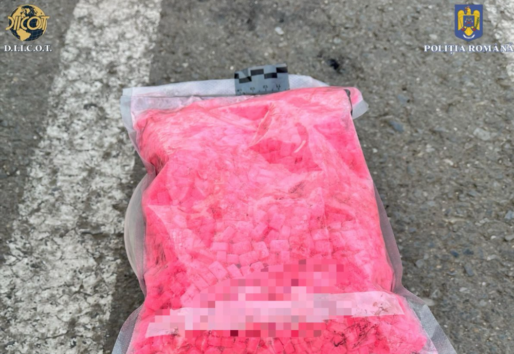 BĂRBAȚI ARESTAȚI LA ARAD PENTRU TRAFIC DE DROGURI DE MARE RISC 