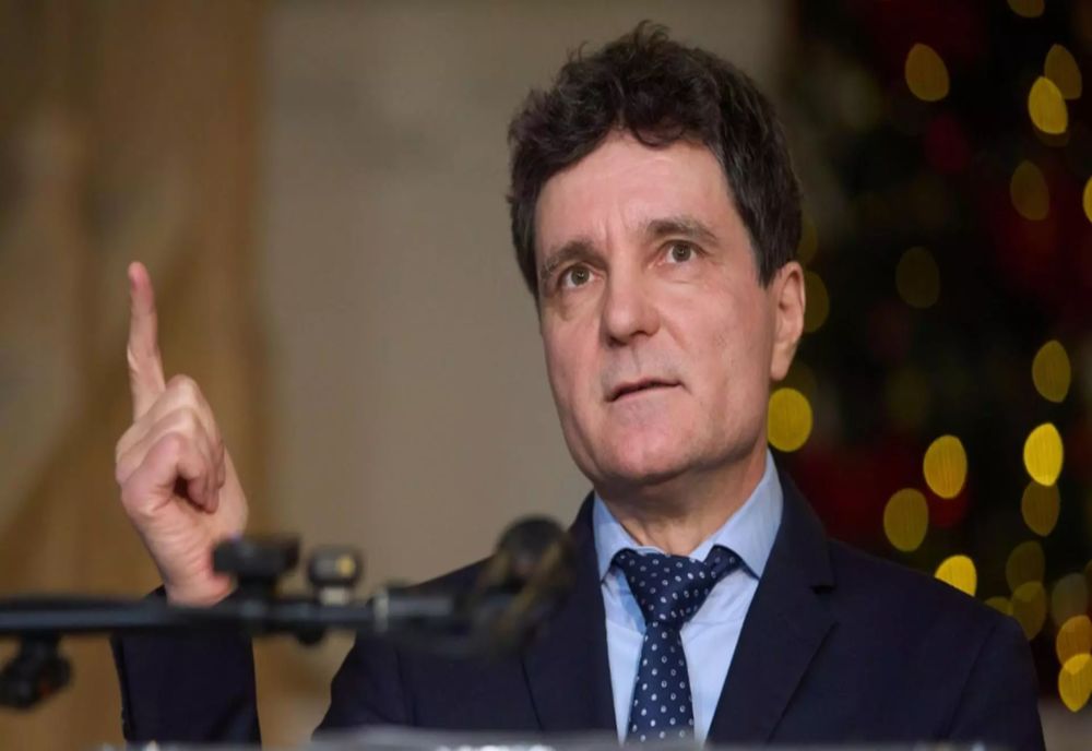 ÎNCĂ O GAFĂ COMISĂ DE NICUȘOR DAN, ÎN ULTIMA DEZBATERE PREZIDENȚIALĂ: ”TREBUIE PUSĂ PRESIUNE PE PARCHETE!”