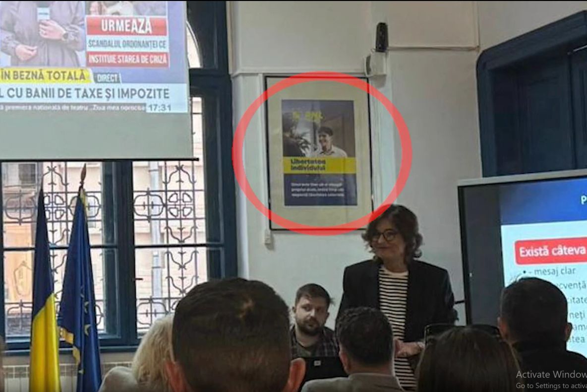 Dovada că manipulările grosolane de la televiziunea fugarului Ghiță au gir de la nivel înalt. O realizatoare România TV face training de comunicare la PNL – FOTO