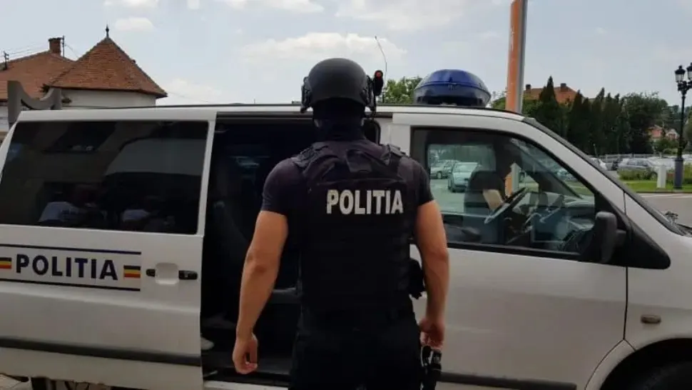 Percheziții de amploare în Craiova, într-un dosar de violență și amenințare