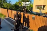 VIDEO Șase tineri reținuți la Brașov într-un dosar de extremism. Percheziții după promovarea simbolurilor naziste și legionare