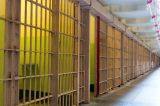 Anchetă pentru neglijenţă în serviciu după sinuciderea în arest a sibiencei acuzate că şi-a ucis mama