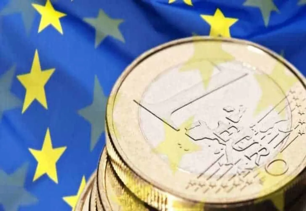 Fraudă cu fonduri europene într-o comună din Iași. Inculpații și-au recunoscut vina