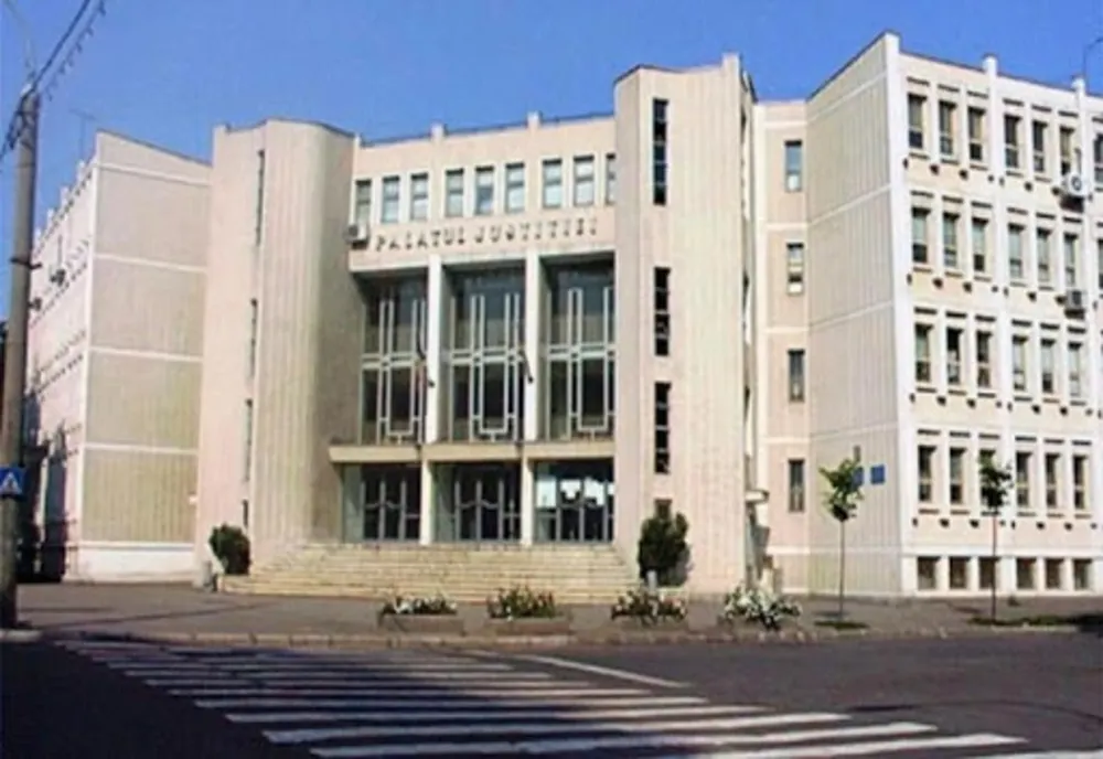 Doi judecători și un grefier de la Judecătoria Brăila au fost testați pozitiv cu noul coronavirus