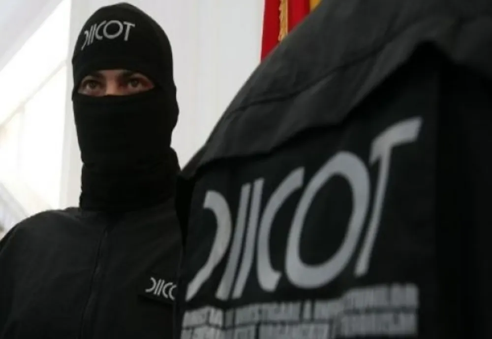 Români obligați să muncească în Anglia timp de 4 ani, câte 16 ore pe zi, fără niciun ban