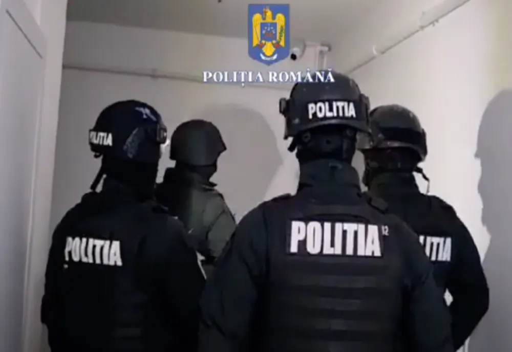 Percheziţie în Capitală la persoane bănuite că vindeau cocaină şi metamfetamină