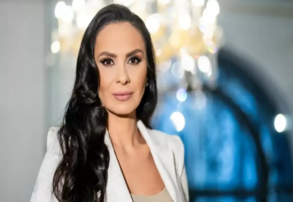 Alexandra Păcuraru, mesaj de unitate de la Alba Iulia: „Iubirea de 1 Decembrie ne-a adus din nou împreună. Când vă temeți, scoateți crucea – ea aduce lumină și curaj”