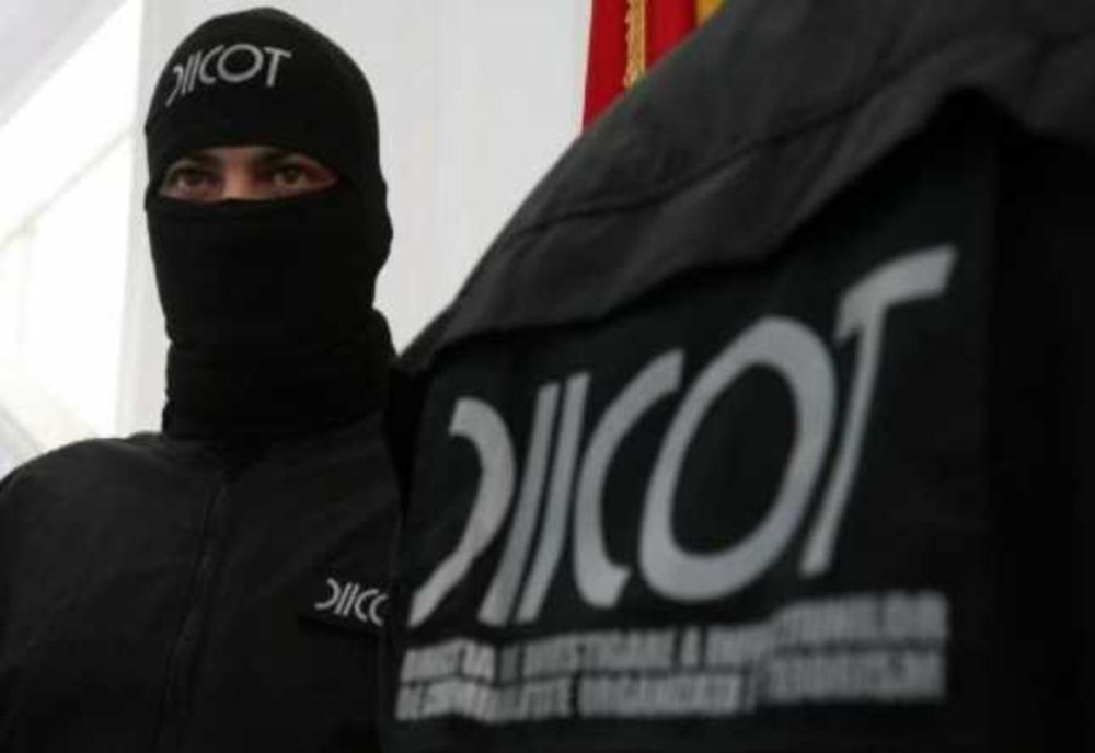 „Gruparea Caracal”. Percheziții DIICOT și IGPR la un club unde erau organizate show-uri pronografice cu minore (VIDEO)