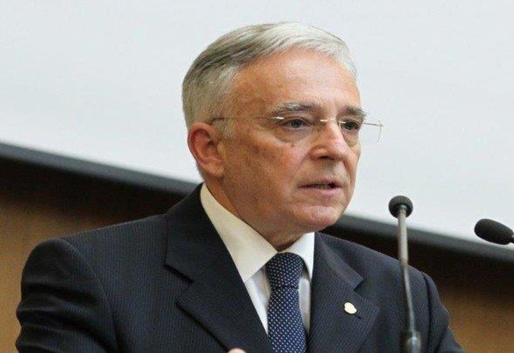 Procesul privind presupusa colaborare cu Securitatea a lui Mugur Isărescu începe pe 18 septembrie