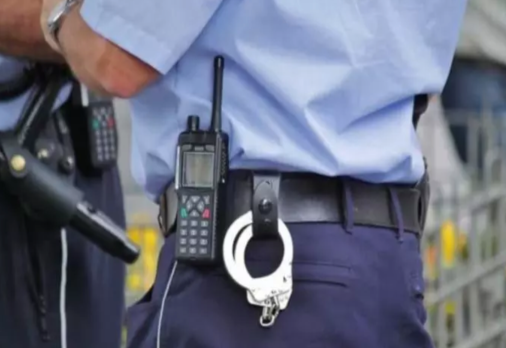 Șeful Poliției din Eforie, acuzat de DNA că lua șpagă 300 de lei pe zi. Polițistul permitea comerț clandestin pe litoral