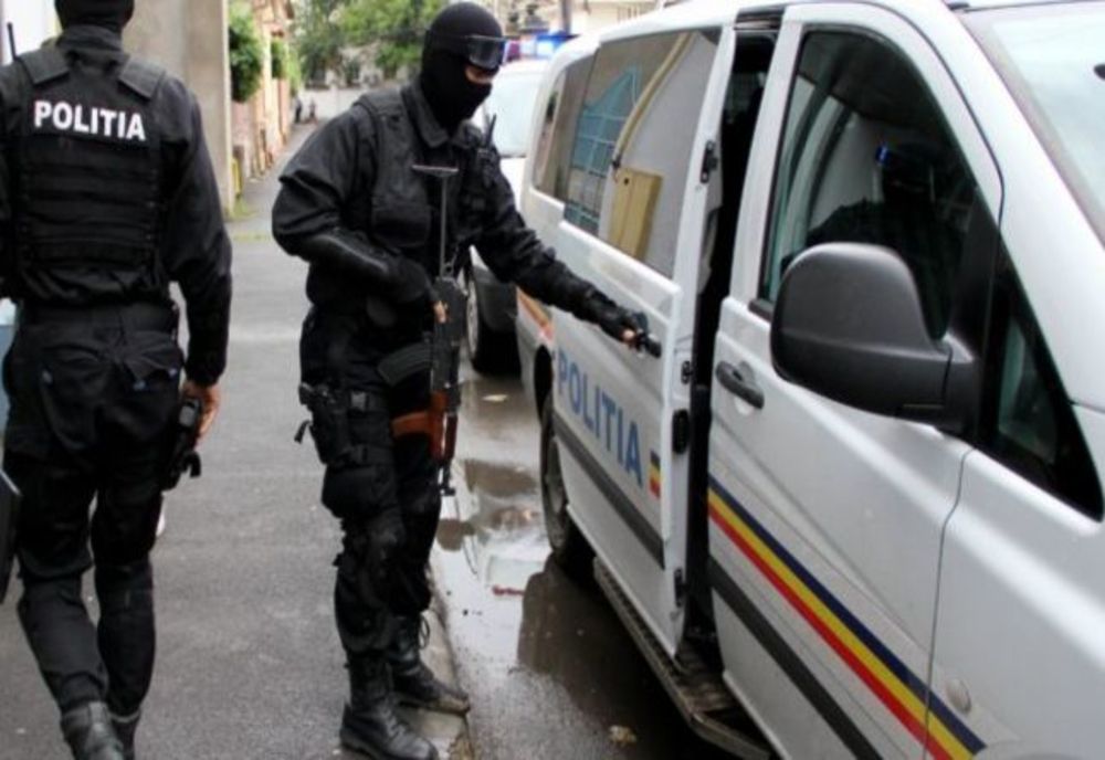 33 de persoane duse la audieri după 11 percheziții ale DIICOT ce vizează traficanții de cannabis!