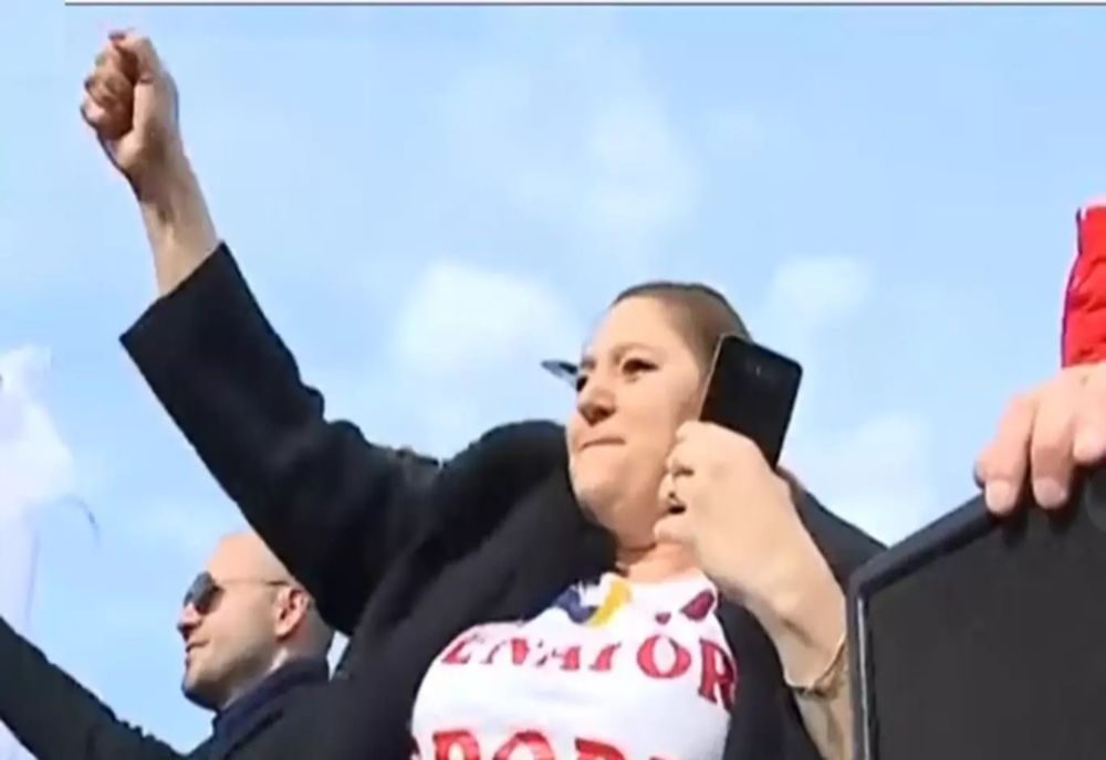 DIANA ȘOȘOACĂ SFIDEAZĂ MAGISTRAȚII: A VENIT LA PARCHET, DAR NU INTRĂ LA AUDIERI 