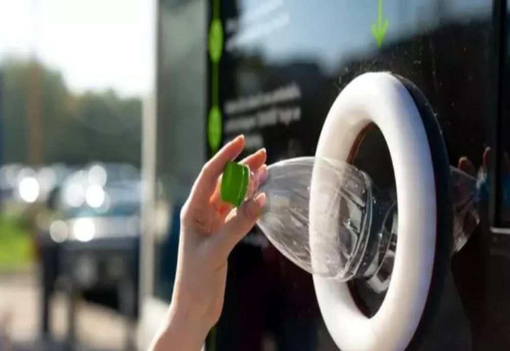 Afacerea cu PET-uri de un milion de lei: trei români din Strehaia au păcălit Sistemul de Garanție-Returnare modificând ilegal aparatele