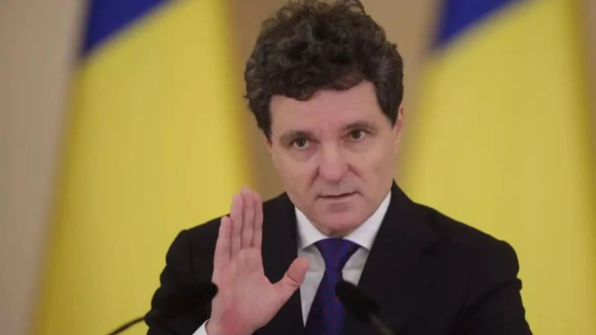 Nicușor Dan: „Dacă se dovedește că s-au pierdut bani în cazul Pfizer, statul trebuie să se îndrepte împotriva celor responsabili”