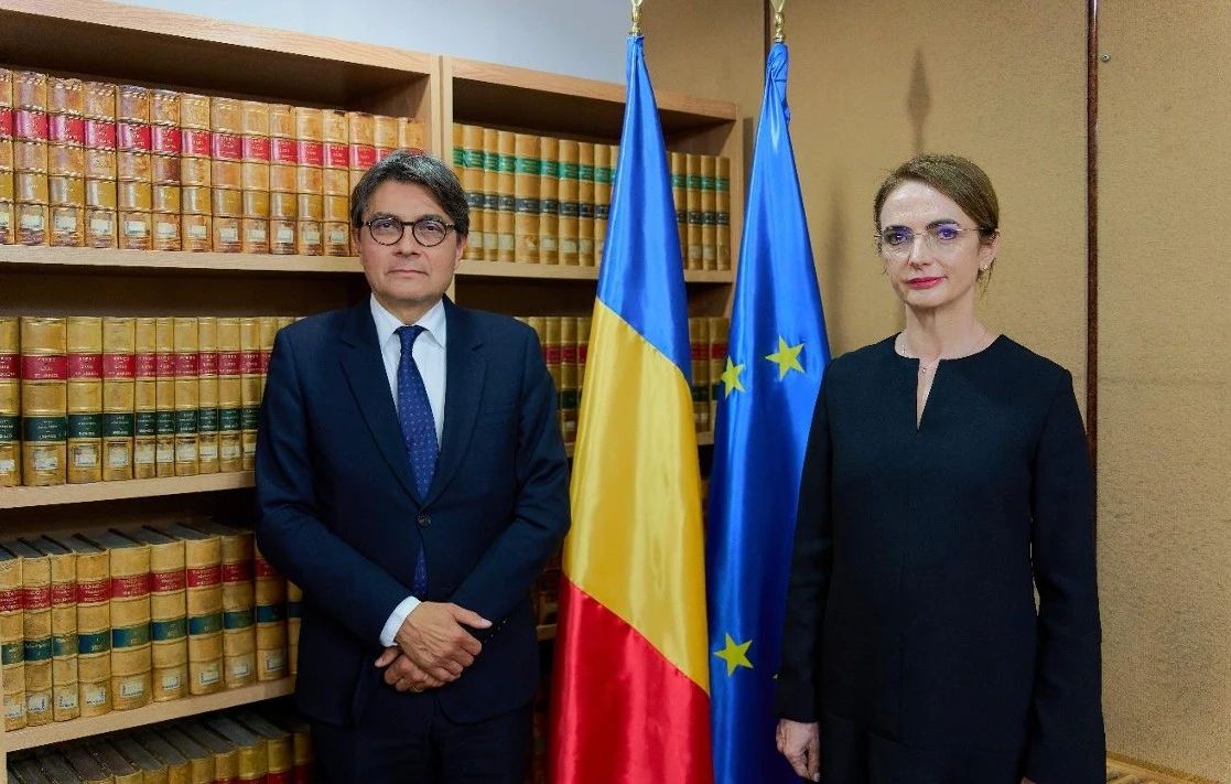 Mattias Guyomar, președintele CEDO alături de Lia Savonea, șefa ÎCCJ. Foto/ÎCCJ