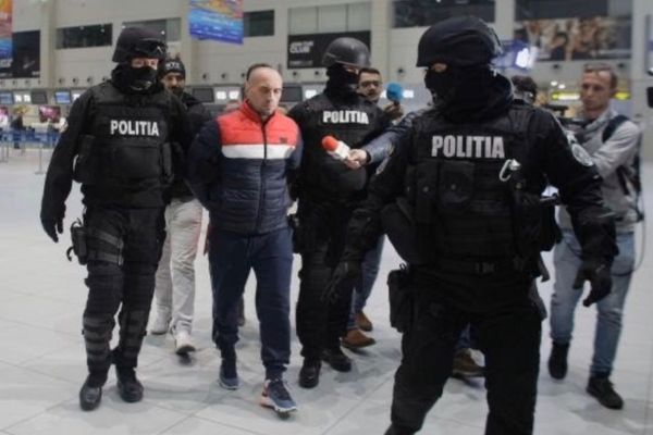 Interlopul ,,Ghenosu”, adus în țară sub escortă