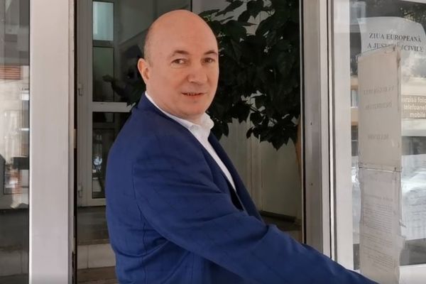 SURSE Codrin Ștefănescu, pus sub acuzare de DIICOT pentru șantaj, folosirea influenței și grup infracțional organizat