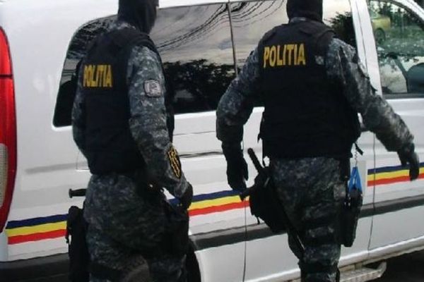 Bucureștean arestat pentru pornografie infantilă și șantaj