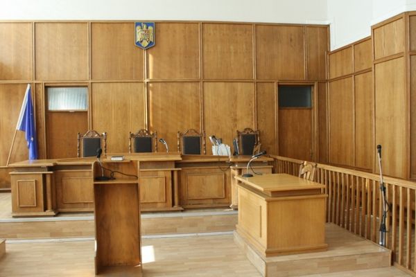 SURSE Instanțele vor primi combinezoane, botoșei și mănuși, pentru limitarea răspândirii COVID-19