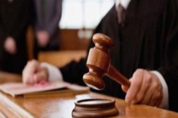 Eugen Stan, polițistul-pedofil care a agresat doi copii într-un lift din Capitală, condamnat la 19 ani de închisoare