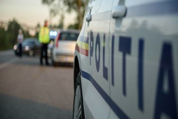 Poliţist rutier din Capitală, acuzat că a primit 500 de euro de la o persoană pentru a o ajuta să ia permisul de conducere