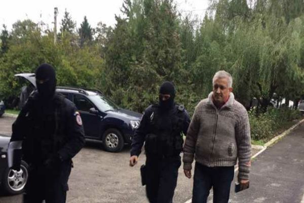 Un om de afaceri din Prahova şi soţia acestuia, condamnaţi la închisoare pentru că au obţinut fonduri europene cu acte false 