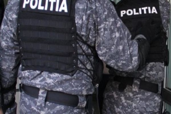 Zeci de percheziții în mai multe județe ale țarii, la traficanții de țigări