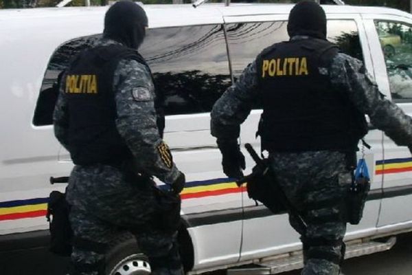 Mai mulți poliţişti de la direcția de permise din Suceava, trimişi în judecată de DNA
