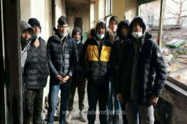 50 de cetăţeni asiatici, solicitanţi de azil în alte centre din ţară, descoperiţi în Timişoara