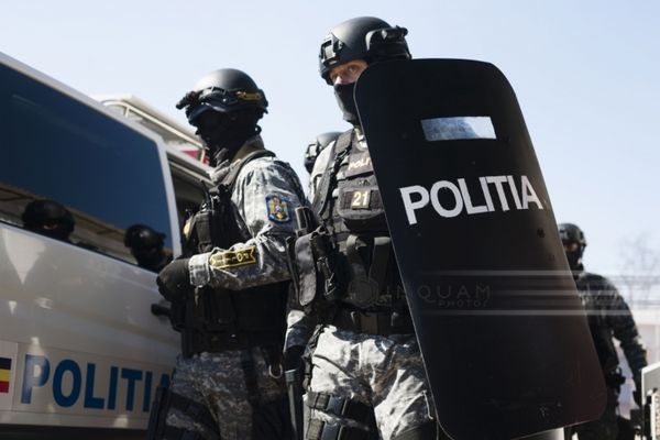40 de percheziții la Fetești. Vizate sunt persoane bănuite de proxenetism, cămătărie și spălare de bani