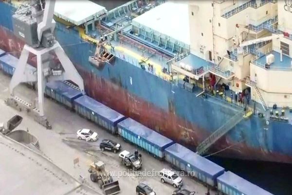 VIDEO Focuri de armă în Portul Constanța. Contrabandiști de țigări prinși în flagrant