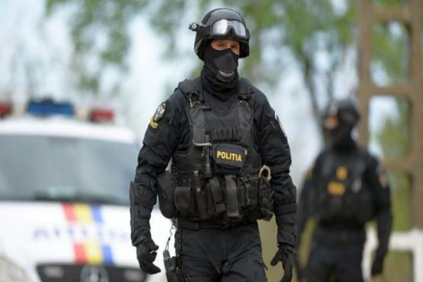 Percheziții la firme care făceau curățenie în SPITALE. Suspiciuni grave de spălare de bani